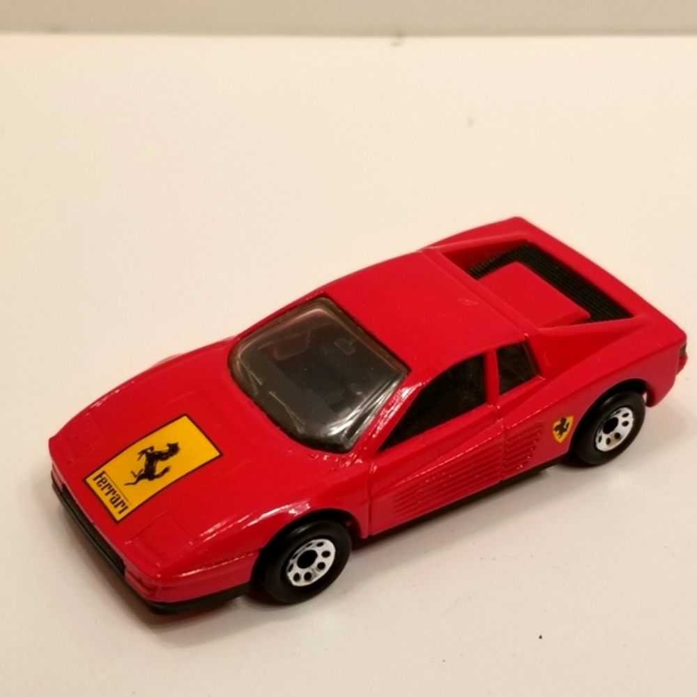 Matchbox 1986 Red Ferrari Testarossa Vintage Collectible Diecast Car 1:59 Model!